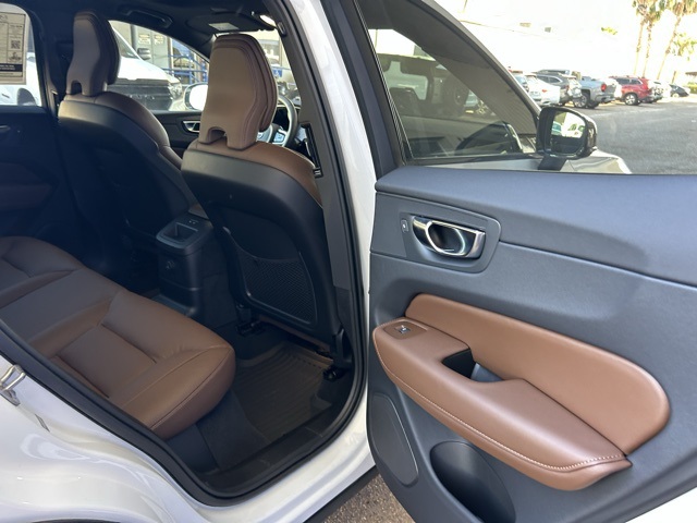 2025 Volvo XC60 Plug-In Hybrid Plus Image 12 of 30