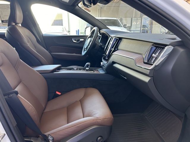 2025 Volvo XC60 Plug-In Hybrid Plus Image 13 of 30