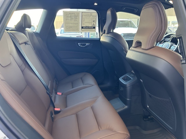 2025 Volvo XC60 Plug-In Hybrid Plus Image 10 of 30