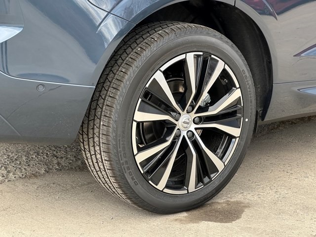 Vehicle image 8 of 28