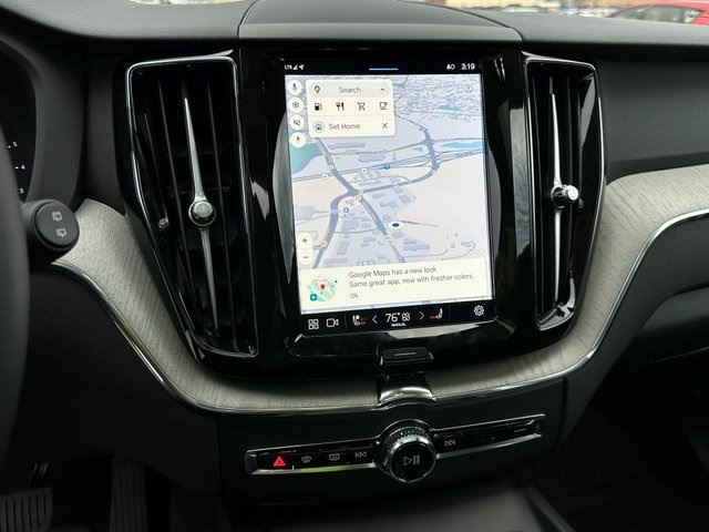Vehicle image 24 of 28