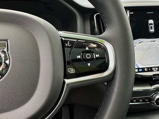 Vehicle image 26 of 28