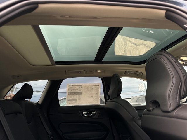 Vehicle image 13 of 28