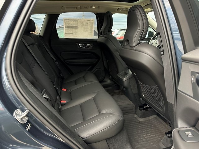 Vehicle image 12 of 28