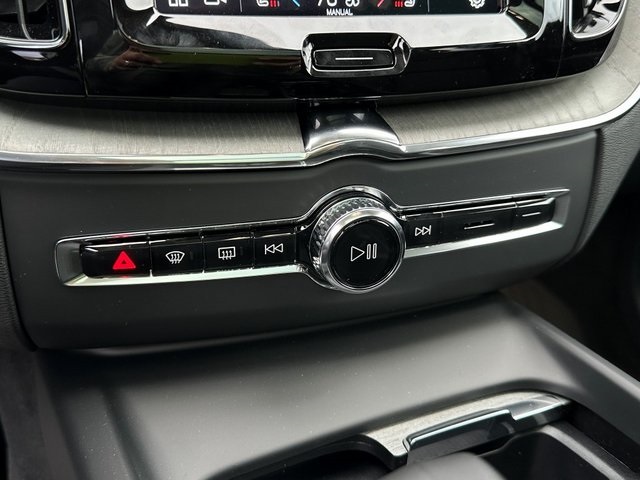 Vehicle image 22 of 28