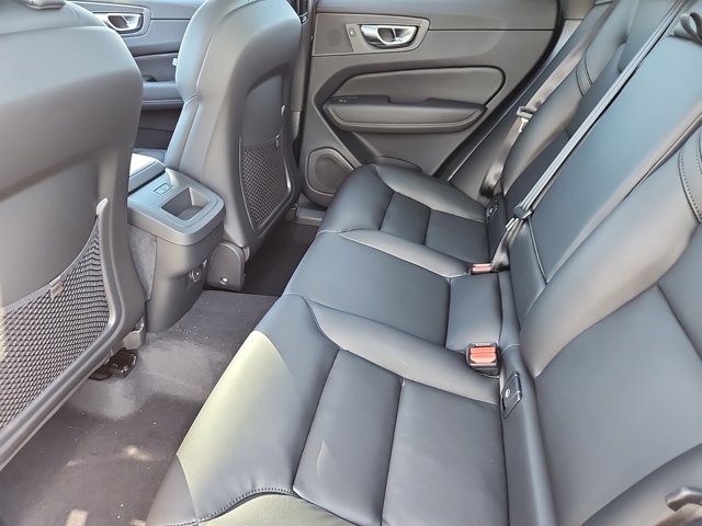 Vehicle image 20 of 25