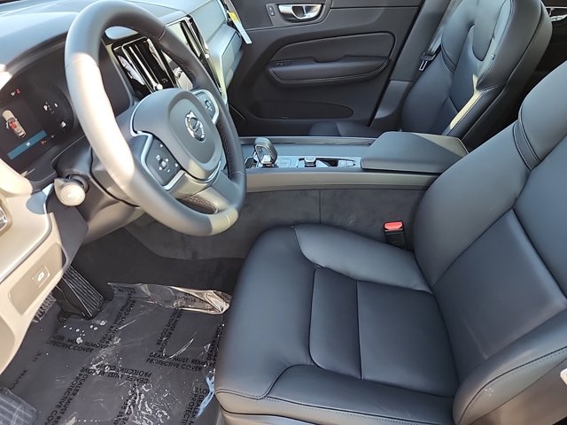 Vehicle image 17 of 25