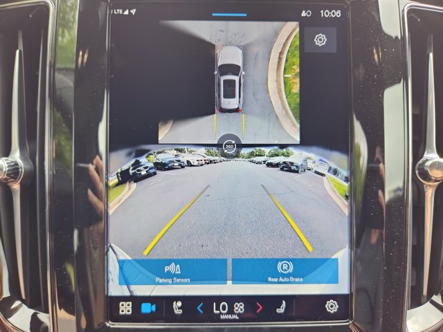 Vehicle image 18 of 26