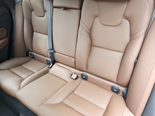 Vehicle image 11 of 26