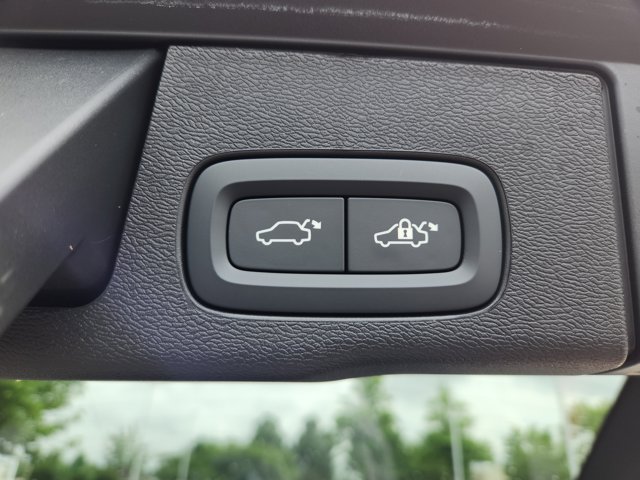 Vehicle image 22 of 26
