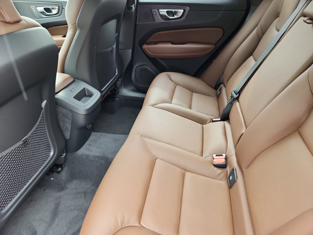 Vehicle image 8 of 26