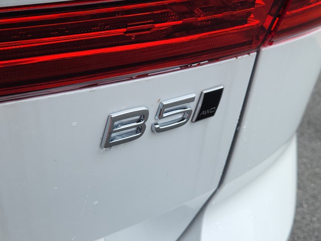 Vehicle image 21 of 26