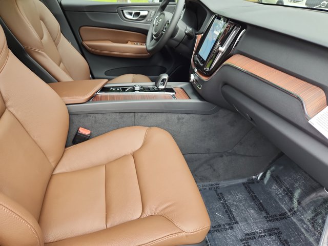 Vehicle image 9 of 26