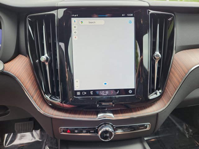 Vehicle image 17 of 26