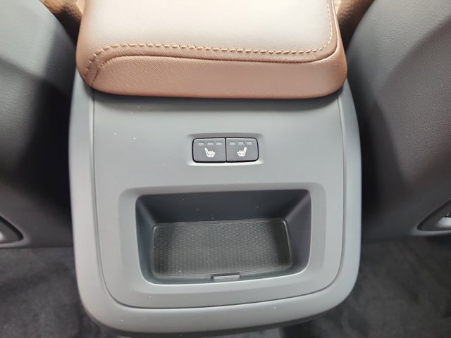 Vehicle image 23 of 26