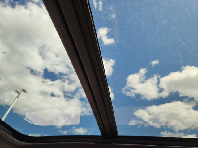 Vehicle image 24 of 26