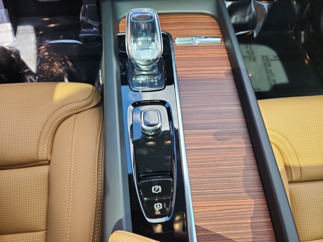 Vehicle image 11 of 26