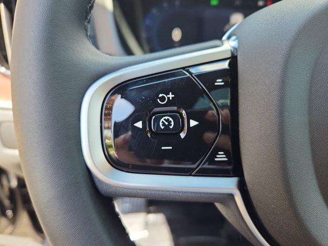 Vehicle image 14 of 26