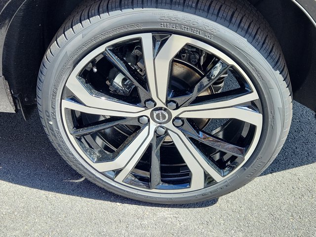 Vehicle image 9 of 26