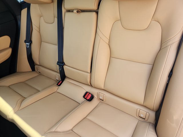 Vehicle image 20 of 26