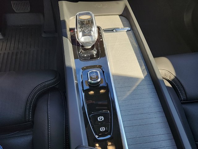 Vehicle image 15 of 26
