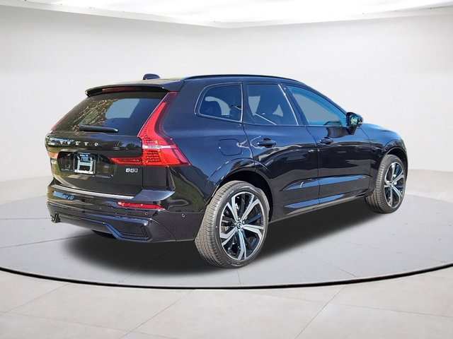 Vehicle image 4 of 26