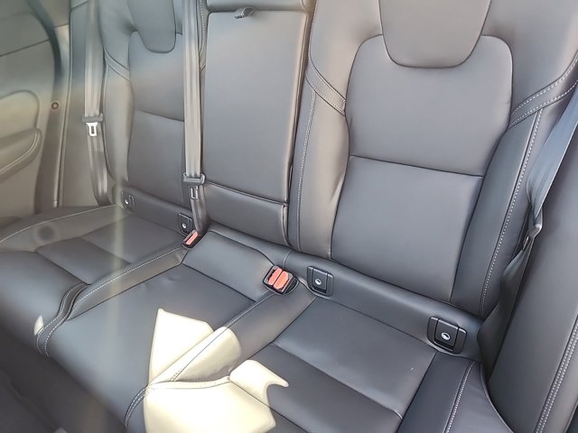 Vehicle image 22 of 26