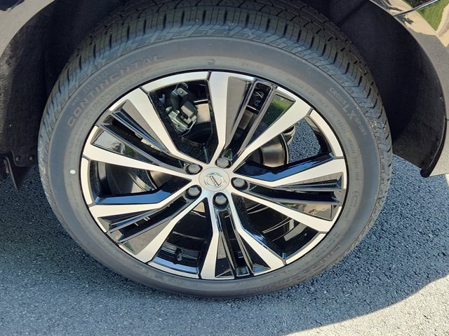 Vehicle image 9 of 26