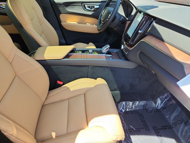 Vehicle image 25 of 26