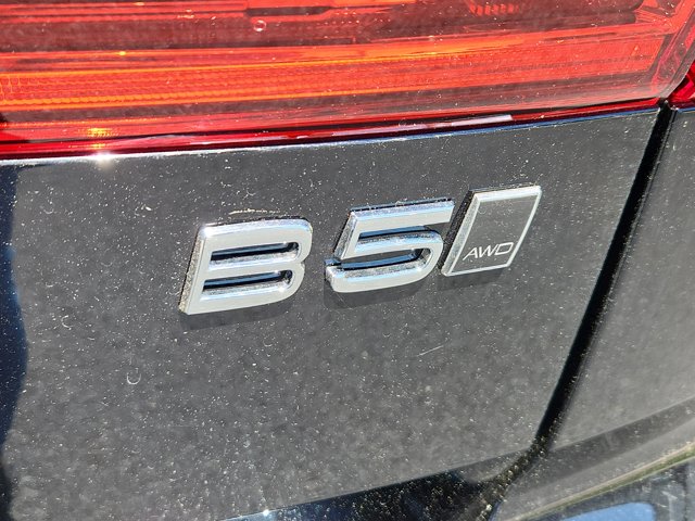 Vehicle image 6 of 26