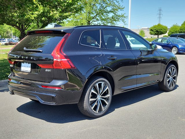 Vehicle image 4 of 26