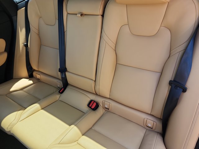 Vehicle image 20 of 26