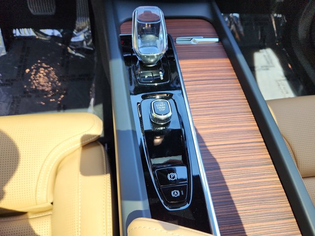 Vehicle image 11 of 26