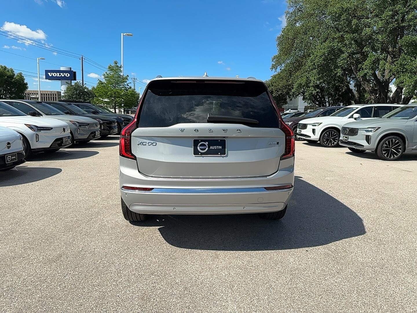 Vehicle image 9 of 24