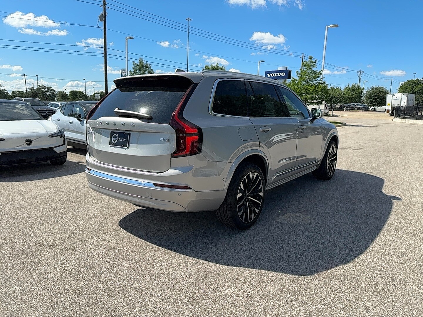 Vehicle image 6 of 24