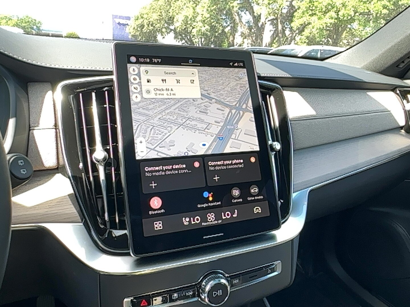 Vehicle image 23 of 24