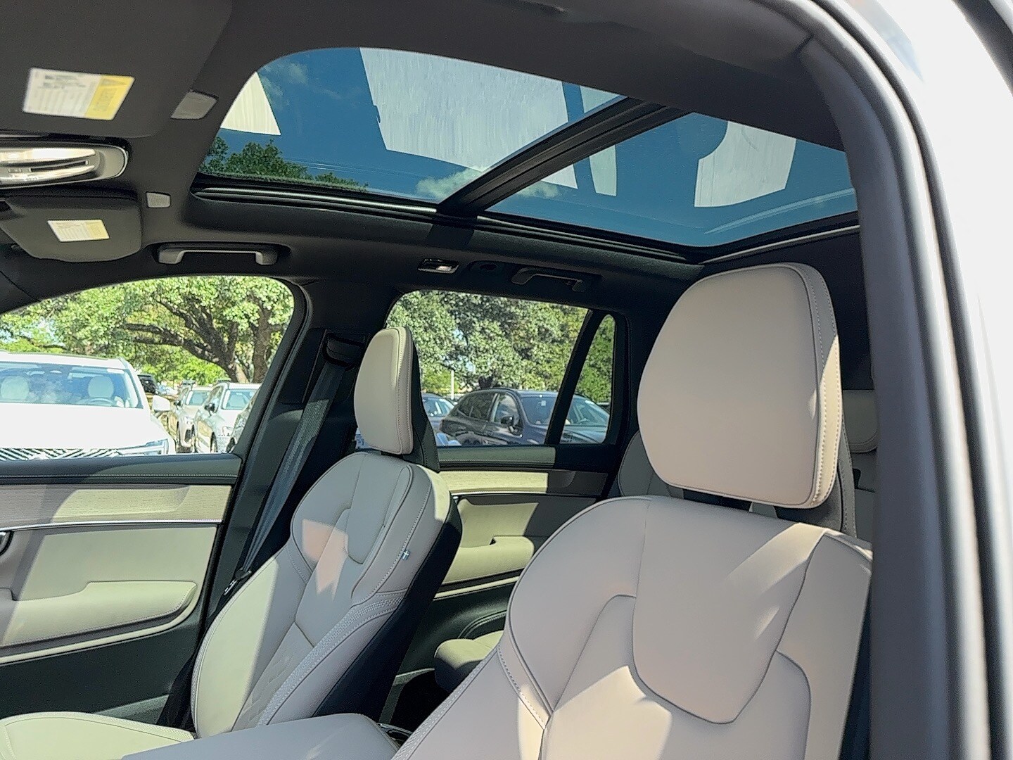 Vehicle image 13 of 24