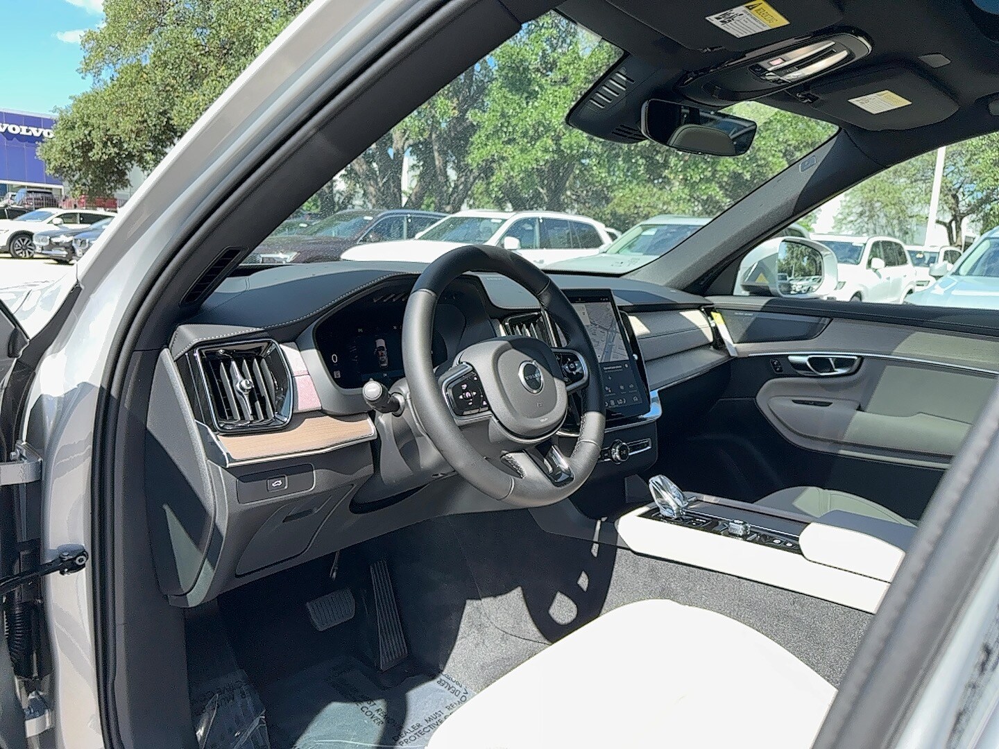 Vehicle image 12 of 24