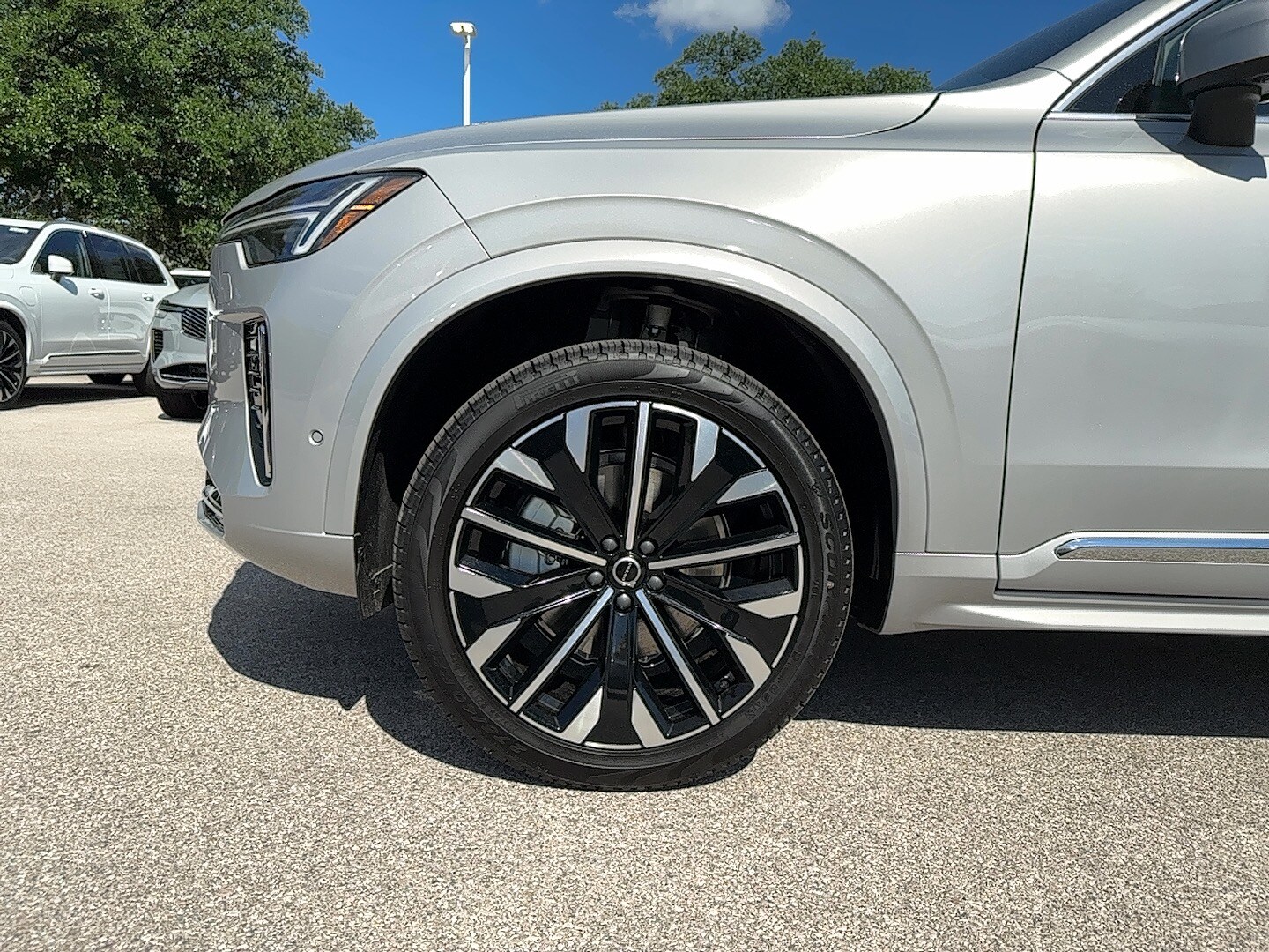 Vehicle image 10 of 24
