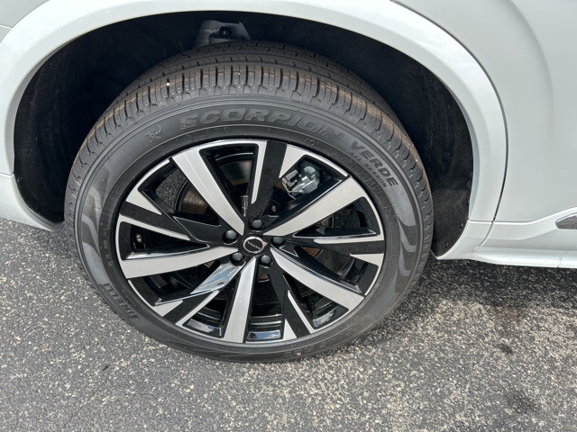 Vehicle image 19 of 77