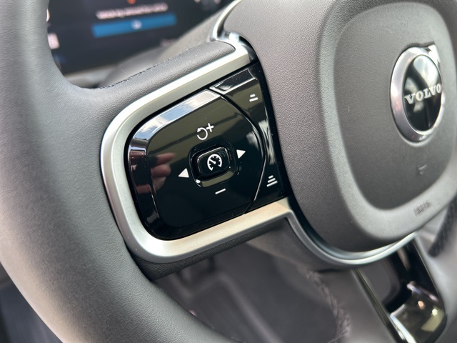 Vehicle image 26 of 77