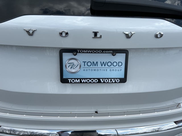 Vehicle image 12 of 77