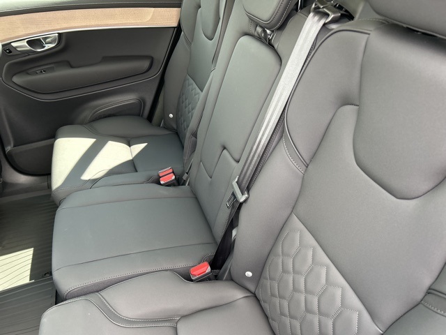 Vehicle image 36 of 77