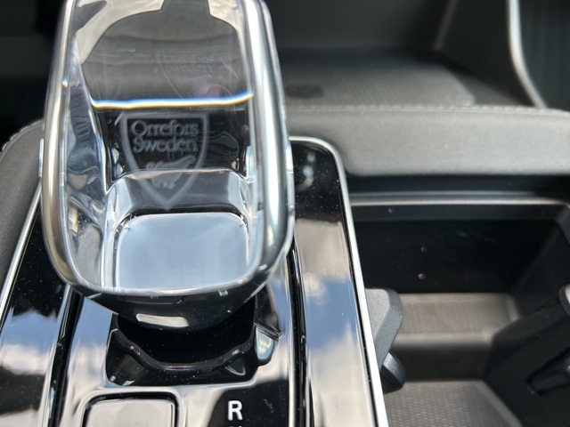 Vehicle image 41 of 77