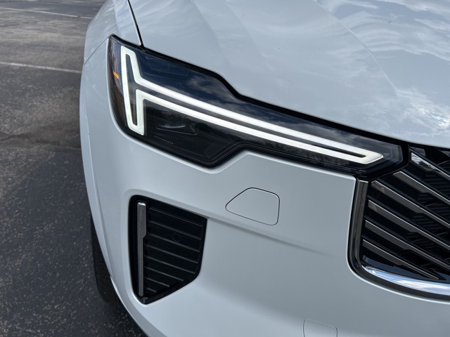 Vehicle image 13 of 77