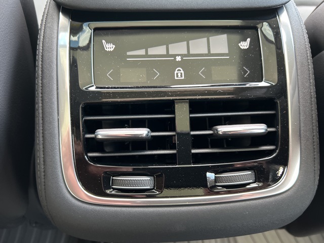 Vehicle image 47 of 77