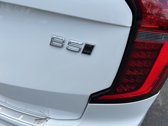 Vehicle image 15 of 77