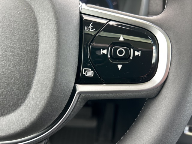 Vehicle image 27 of 77