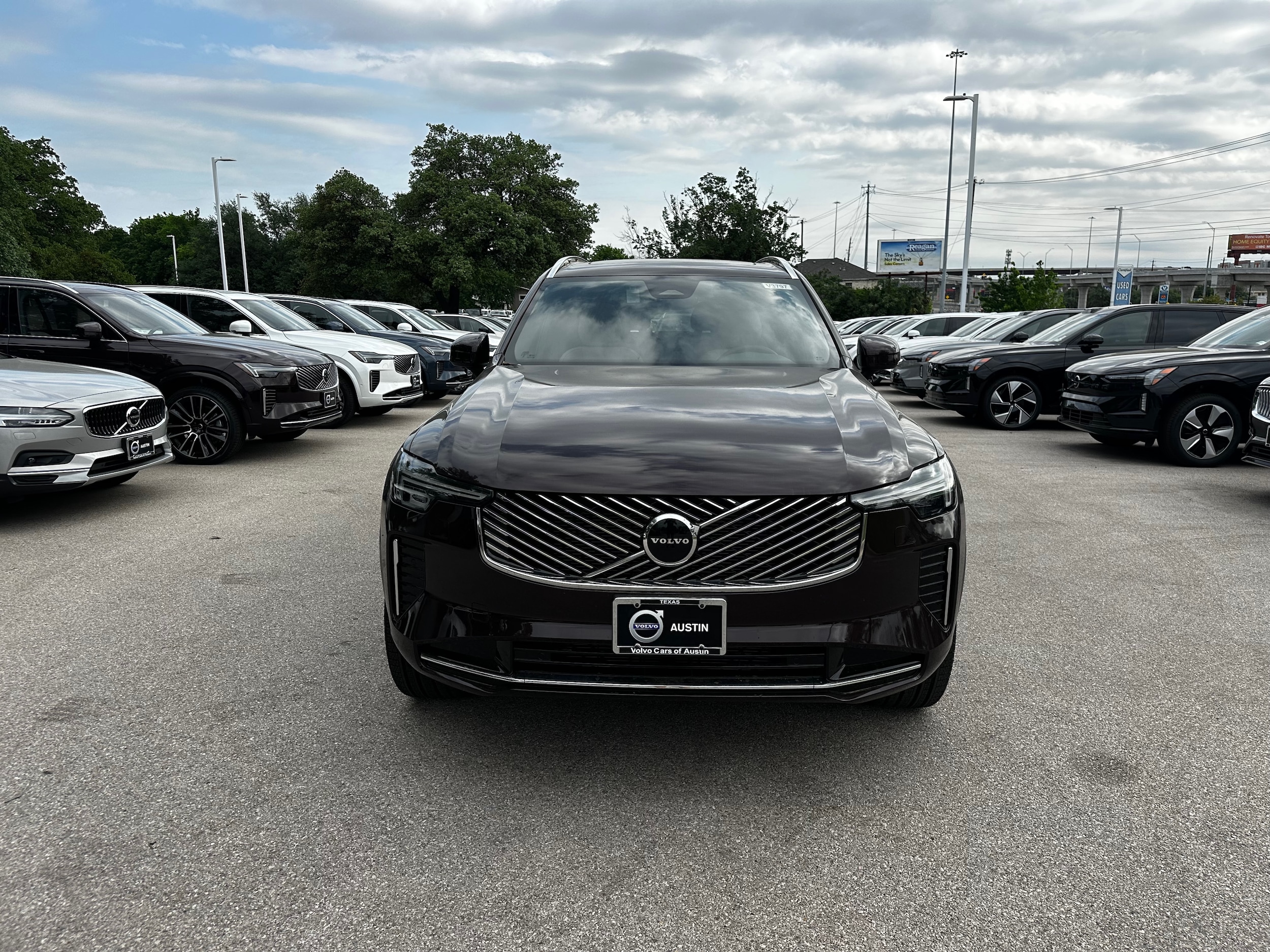 Vehicle image 3 of 14