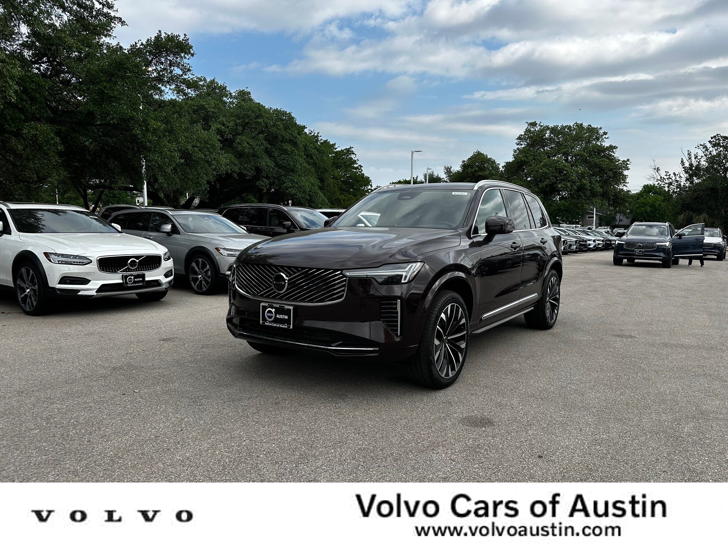 Vehicle image 2 of 14